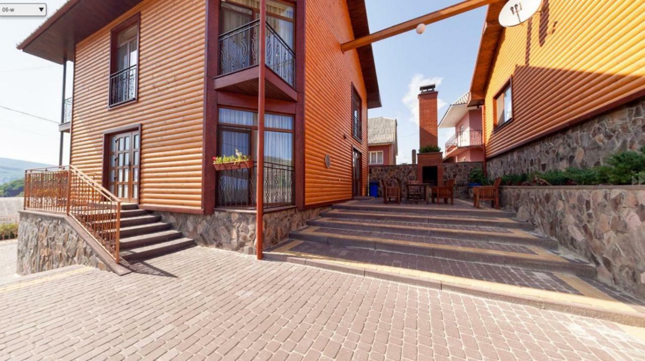 Mini Hotel Solnce Karpat 폴리아나 외부 사진